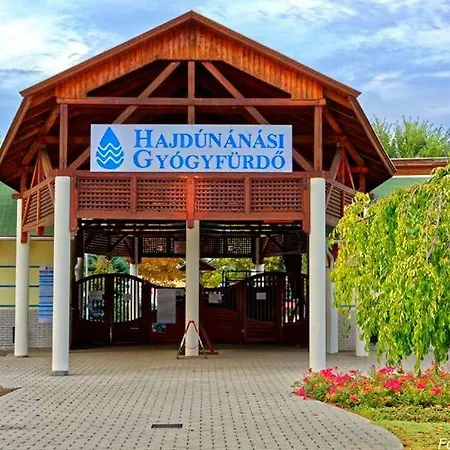 Erzsike Vendeghaz Hajdúnánás